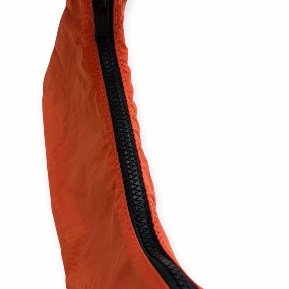 Orange Shoulder Bag with Minimal Silhouette and Adjustable Strap - Picture 4 of 10